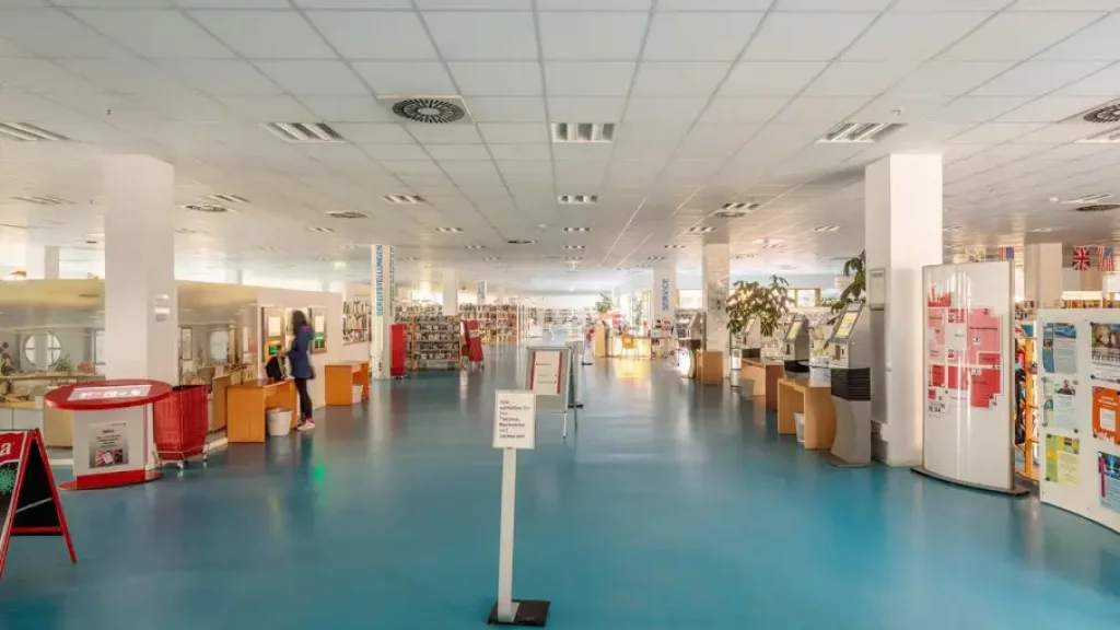 Shopfront Stadt Bibliothek Shopfront Stadt Bibliothek